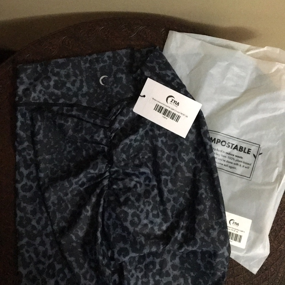 Zyia size 4 light n luxe